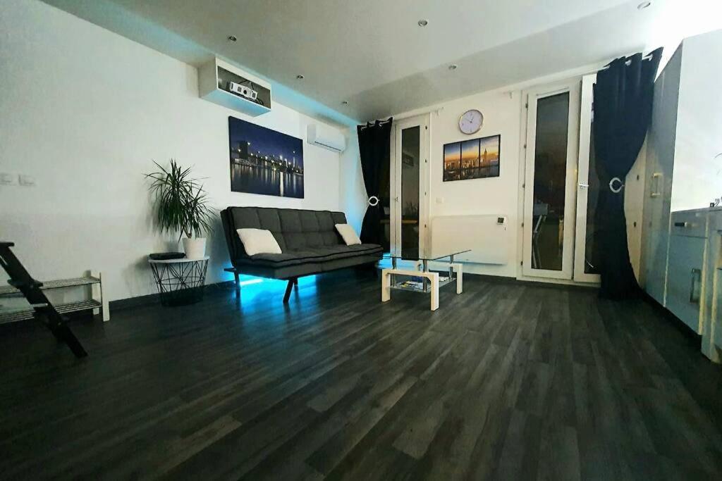Superbe Studio De 30M2 Proche De Paris Poissy Exterior foto